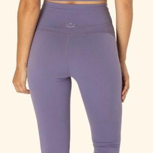 Beyond yoga light purple leggings